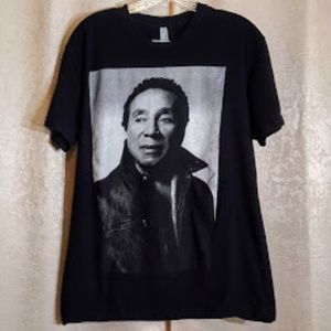 Smokey Robinson World Tour t-shirt size M …